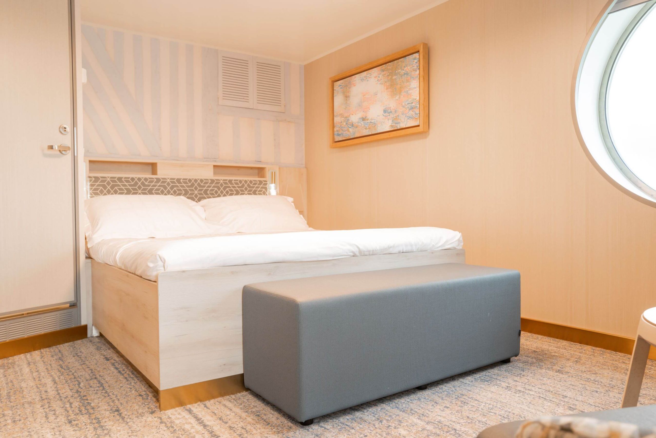2-berth Commodore cabin on the Guillaume de Normandie with queen-size bed and private terrace