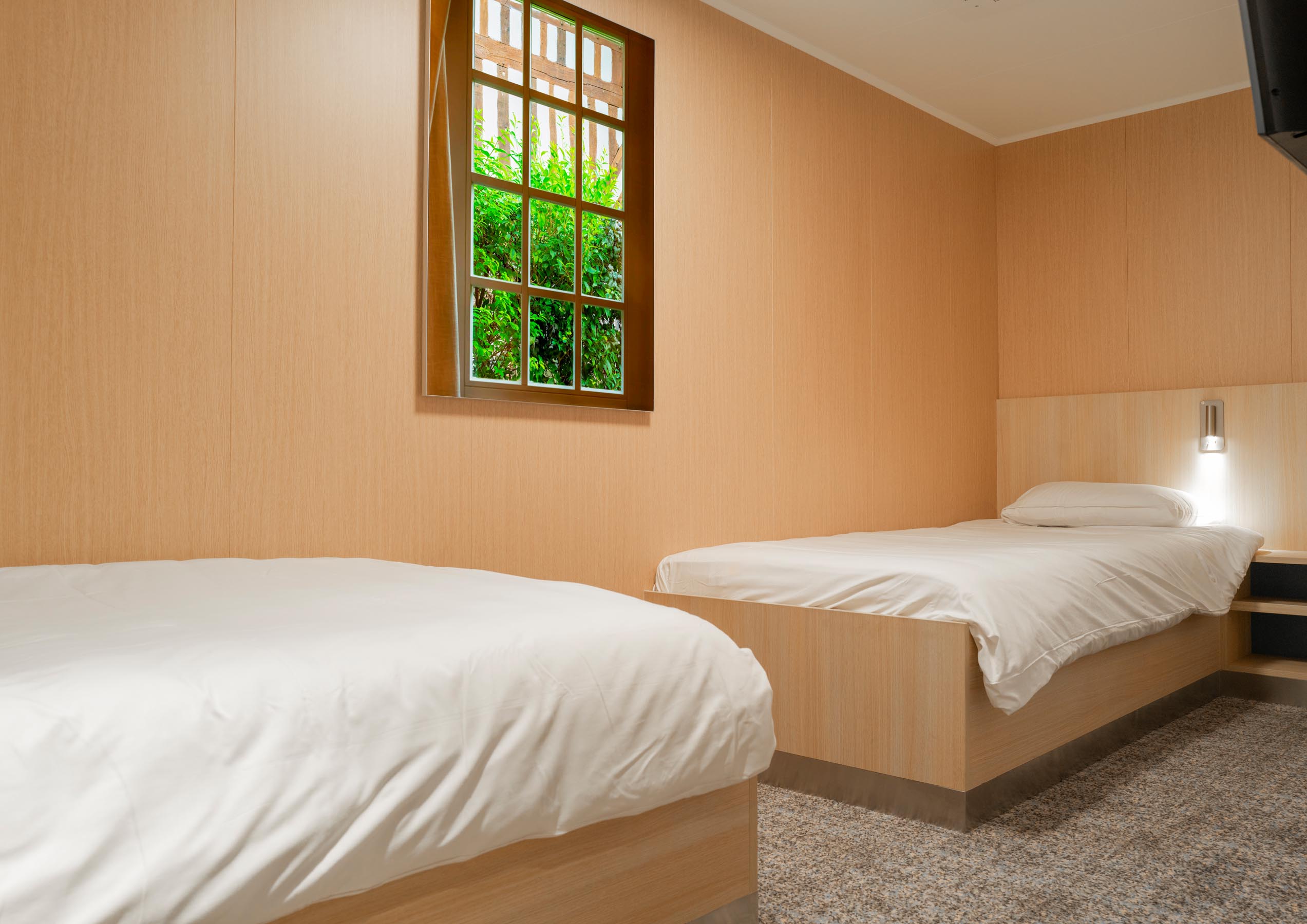 2-berth inside wheelchair-accessible cabin on the Guillaume de Normandie with twin beds