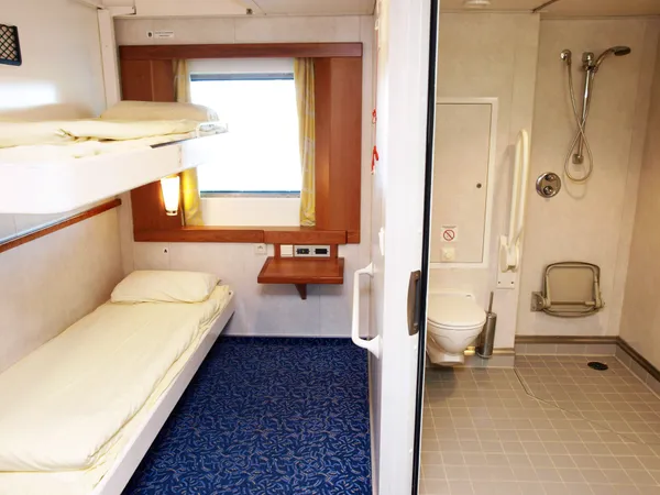 2-berth outside wheelchair-accessible cabin on the Mont Saint-Michel with window